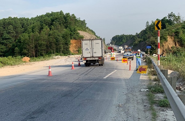 Từ 16h ngày 30/6, cầu Ngòi Thủ chính thức thông xe sau sự cố cháy xe bồn chở xăng