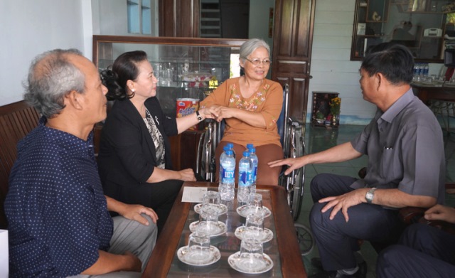 Phú Yên: Chủ tịch QH Nguyễn Thị Kim Ngân thăm gia đình chính sách tiêu biểu - Hình 4