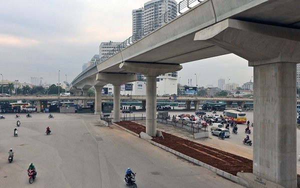 Hà Nội: Cấm đường Cầu Giấy - Xuân Thủy để thi công đường sắt trên cao - Hình 1