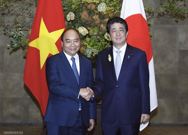 Thủ tướng Nguyễn Xuân Phúc hội đàm với Thủ tướng Nhật Bản Abe Shinzo - Hình 1