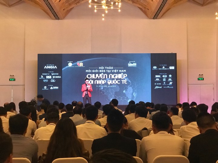 Người hành nghề môi giới bất động sản chân chính chưa được bảo vệ