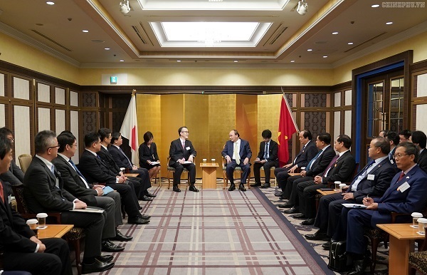 Thủ tướng tiếp, dự tọa đàm với các doanh nghiệp lớn của Nhật Bản - Hình 2
