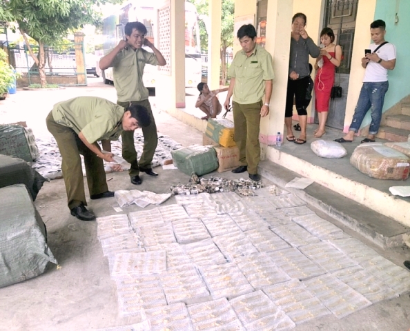 Quảng Nam: Tạm giữ 660 đồng hồ không rõ nguồn gốc - Hình 1