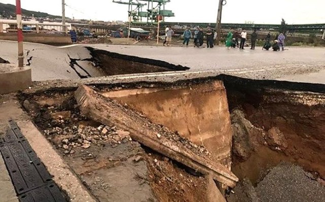 Thanh Hóa: Sụt lún mố cầu, khiến 5 người thương vong