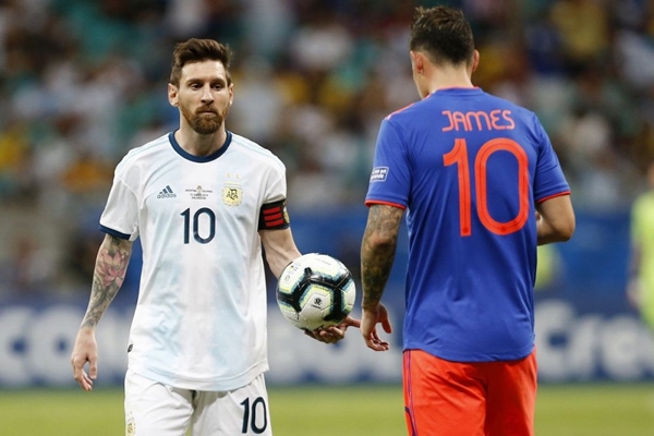 Cả nền bóng đá Argentina 'chuyền bóng' cho Messi: Bi kịch của thiên tài - Hình 5