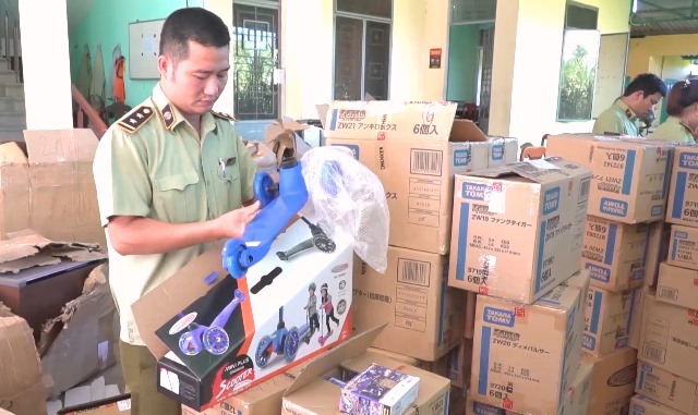 Quảng Nam: Tạm giữ hơn 280 kg đồ chơi trẻ em không rõ chất lượng