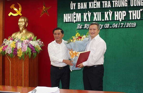 Ban Bí thư chỉ định đồng chí Trần Tiến Hưng giữ chức Phó Bí thư Tỉnh ủy Hà Tĩnh - Hình 1