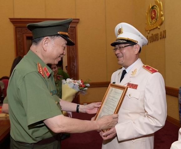 Chủ tịch nước thăng quân hàm Thiếu tướng cho Giám đốc Công an tỉnh Nghệ An - Hình 1
