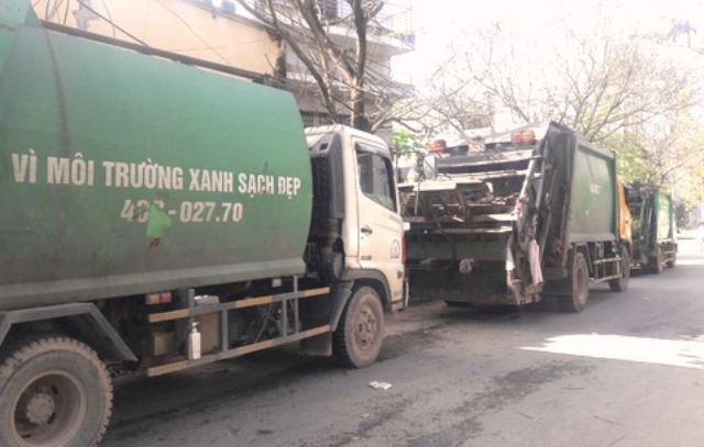 Đà Nẵng: Huy động lực lượng công an để xe chở rác vào bãi rác Khánh Sơn - Hình 2