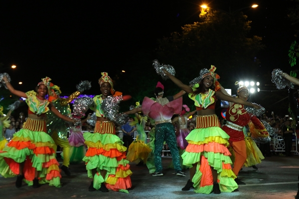 Điều gì khiến Lễ hội Carnival đường phố DIFF 2019 hấp dẫn khán giả đến thế? - Hình 2