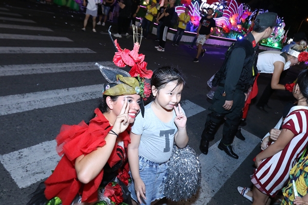 Điều gì khiến Lễ hội Carnival đường phố DIFF 2019 hấp dẫn khán giả đến thế? - Hình 5