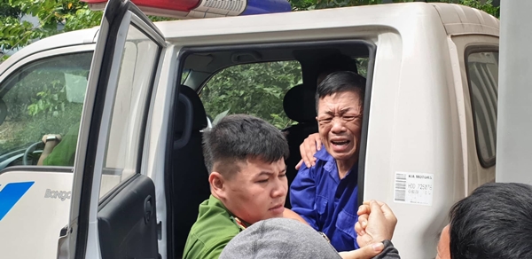 Giọt nước mắt muộn màng của Hưng 'kính', ông trùm bảo kê chợ Long Biên