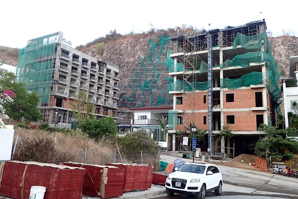 Khánh Hoà: “Cắt ngọn” biệt thự vượt tầng tại Dự án Ocean View...?