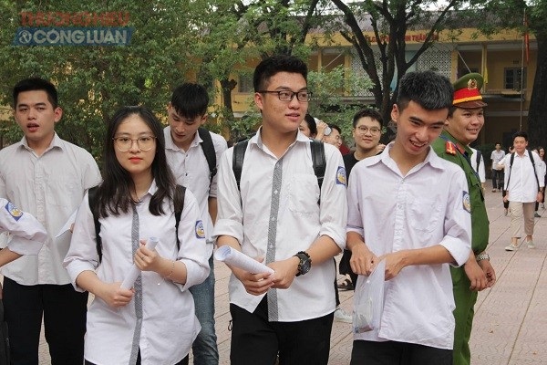 Hà Nội: Tỷ lệ đỗ tốt nghiệp trung học phổ thông đạt 97,6% - Hình 1