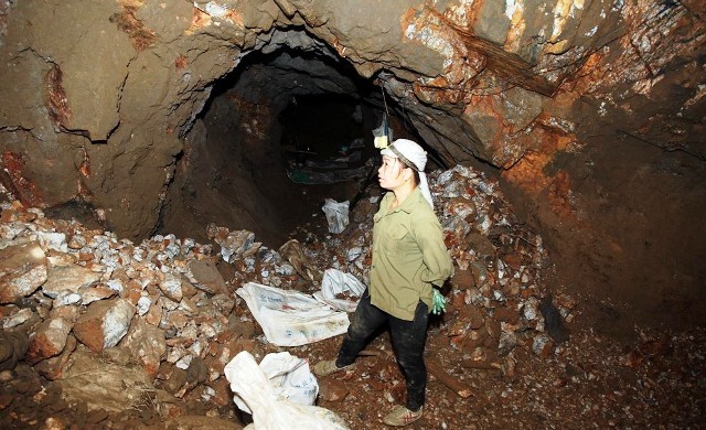 Nghệ An: Đánh sập 45 hầm mỏ thiếc hết hạn - Hình 2