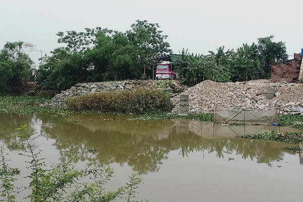 Hà Trung (Thanh Hóa): Tiếp diễn tình trạng nhiều hộ dân lấp sông, ồ ạt xây dựng trái phép