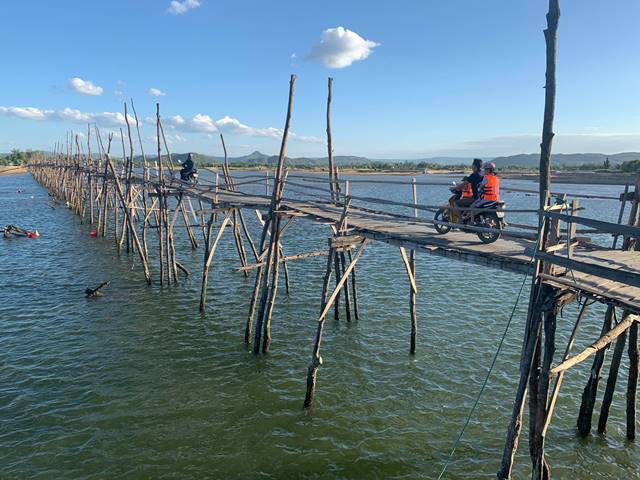 Trải nghiệm cầu Ông Cọp Phú yên: Cây cầu gỗ dài nhất Việt Nam - Hình 1