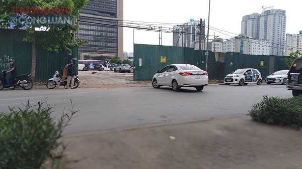 Hà Nội: Cần xử lý nghiêm bãi trông giữ xe không phép tại lô E5, KĐT mới Cầu Giấy - Hình 2