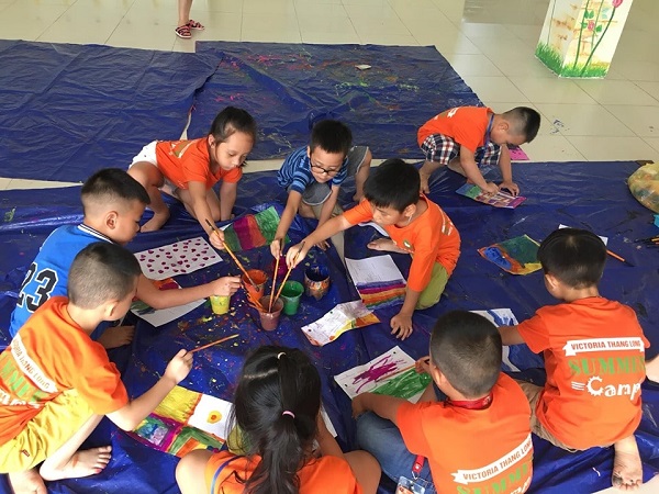 Trường TH-THCS Victoria Thăng Long tổ chức chương trình thiện nguyện và hội chợ Vicschool 2019 - Hình 1