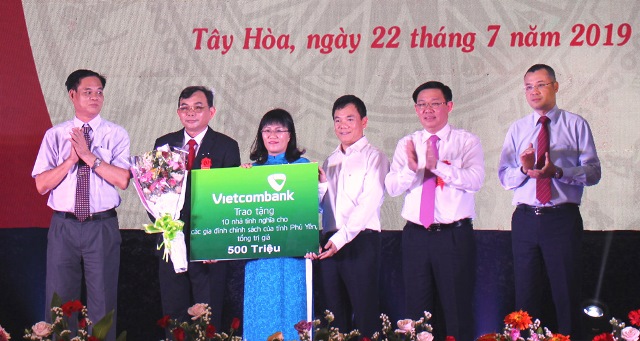 Phú Yên: Phó Thủ tướng trao Quyết định công nhận chuẩn nông thôn mới cho huyện Tây Hoà - Hình 2