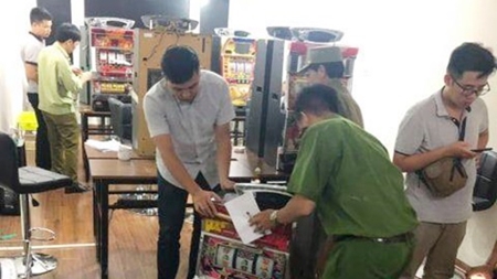 Triệt phá tụ điểm đánh bạc chỉ dành cho khách nước ngoài tại Hà Nội