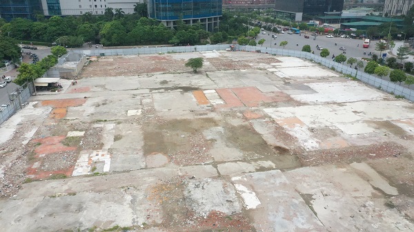 Hà Nội: Bãi xe không phép tại lô E5, KĐT mới Cầu Giấy bị dừng hoạt động