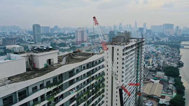 Hợp long cầu dây văng nối liền Sky park 5.000m2 tại dự án Diamon Lotus Riverside, Q8 - Hình 1