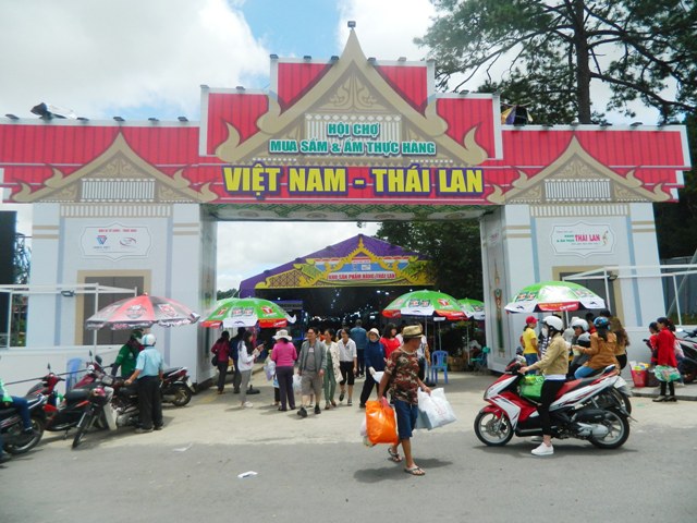 Hội chợ mua sắm, ẩm thực Đà Lạt 2019: Nhập nhèm xuất xứ hàng hóa