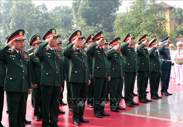 Lãnh đạo Đảng, Nhà nước đặt vòng hoa, tưởng niệm các Anh hùng Liệt sĩ - Hình 4