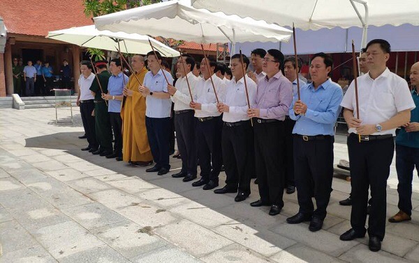 Hải Phòng: Lãnh đạo thành phố dâng hương tưởng niệm lãnh tụ Nguyễn Đức Cảnh