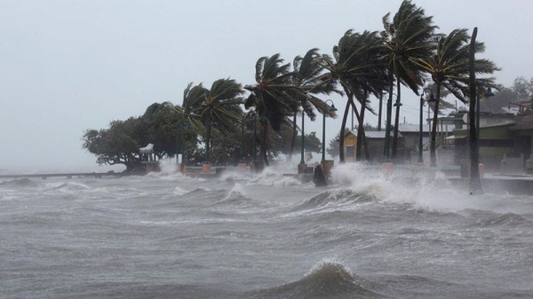 Áp thấp nhiệt đới xuất hiện trên Biển Đông có thể mạnh lên thành bão - Hình 1