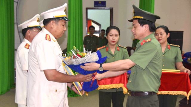 Bình Thuận: Bộ Công an bổ nhiệm, luân chuyển hàng loạt chức vụ cán bộ - Hình 1