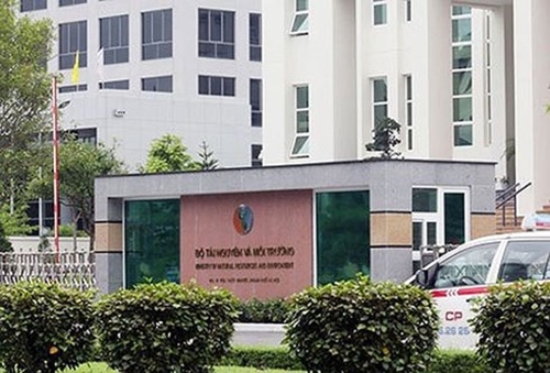 Hàng loạt cán bộ quản lý Bộ TN&MT thiếu bằng cấp chính trị