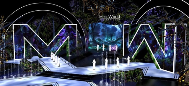 Đạo diễn Hoàng Nhật Nam: Sân khấu “khủng” chứa hơn 5.000 khán giả, 500 tấn cát lấp hồ bơi - Hình 8