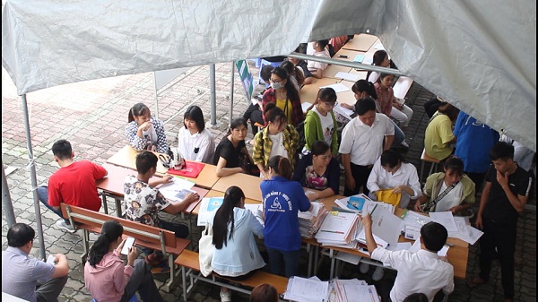 Trường CĐ Y – Dược Asean: Thí sinh háo hức nộp hồ sơ xét tuyển học bổng ngành Điều dưỡng - Hình 2