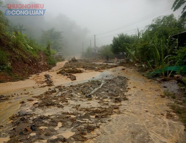 Thanh Hóa: Nhiều huyện miền núi 'căng mình' trong mưa lũ - Hình 1