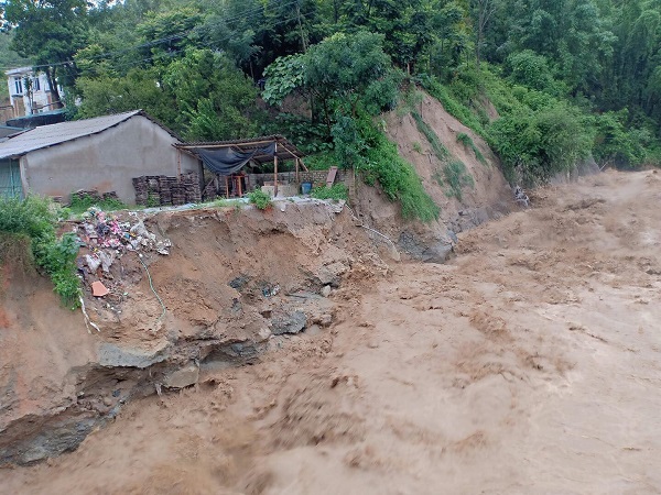 Chủ tịch UBND tỉnh Thanh Hóa trực tiếp chỉ đạo công tác ứng phó, khắc phục hậu quả bão số 3