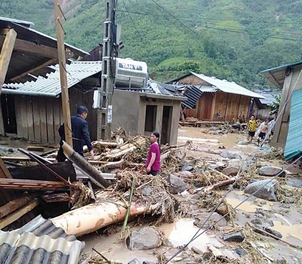 Chủ tịch UBND tỉnh Thanh Hóa trực tiếp chỉ đạo công tác ứng phó, khắc phục hậu quả bão số 3 - Hình 2