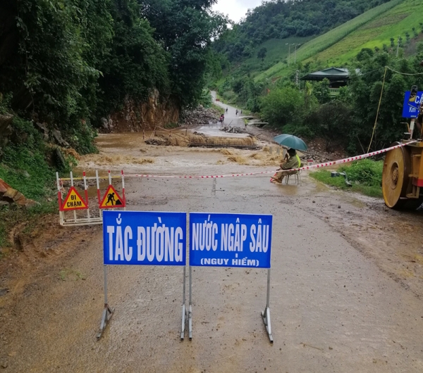 Mưa lớn gây ra hàng trăm điểm sạt lở nghiêm trọng tại Sơn La