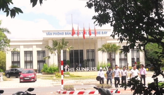 Đà Nẵng: Dự án The Sunrise Bay liên quan Vũ “nhôm”, hàng trăm khách hàng tập trung đòi nhà - Hình 4