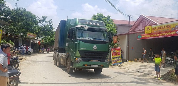 Phù Ninh (Phú Thọ): Người dân mất ăn, mất ngủ vì xe chở rác gây ô nhiễm môi trường - Hình 1