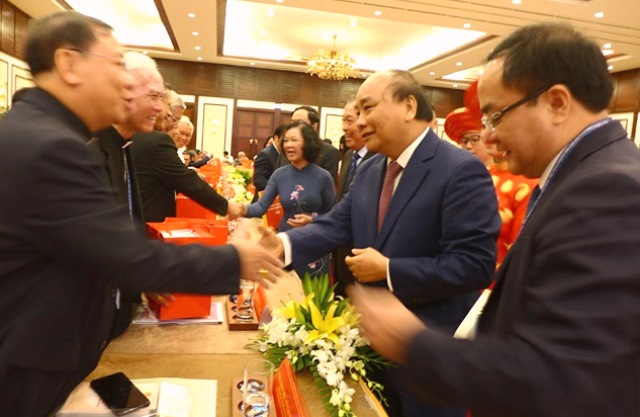 Thủ tướng Nguyễn Xuân Phúc gặp mặt, biểu dương chức sắc, chức việc tôn giáo - Hình 1