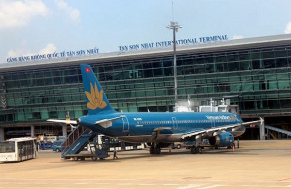Bắt giữ 2 nhóm khách đánh nhau trong sân bay Tân Sơn Nhất - Hình 1