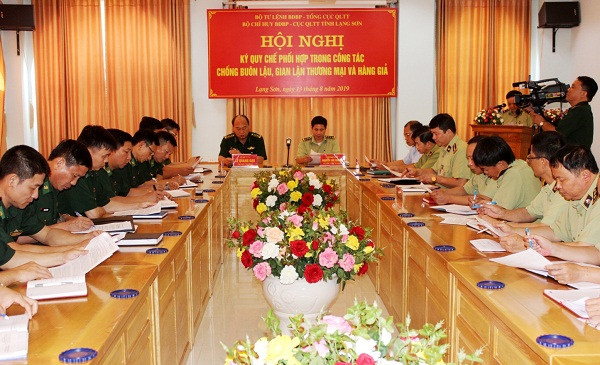 Cục QLTT Lạng Sơn và Bộ Chỉ huy BĐBP tỉnh ký kết Quy chế phối hợp đấu tranh chống buôn lậu - Hình 2
