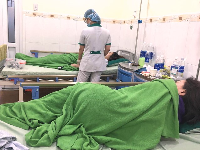 Đà Nẵng: Nhiều người trong đoàn khách Hà Nội nhập viện sau khi ăn trưa - Hình 1
