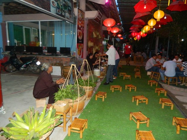 Chợ đêm “Cầu Ngói Thanh Toàn” - điểm du lịch mới của Thừa Thiên Huế - Hình 2