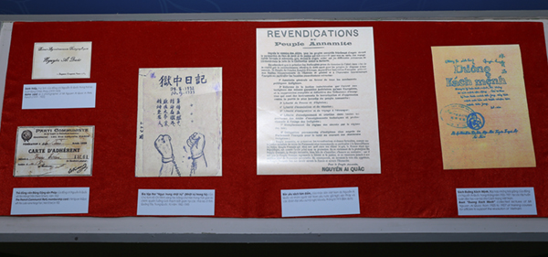 Khai mạc triển lãm 'Di chúc của Bác - Nguồn sáng dẫn đường'