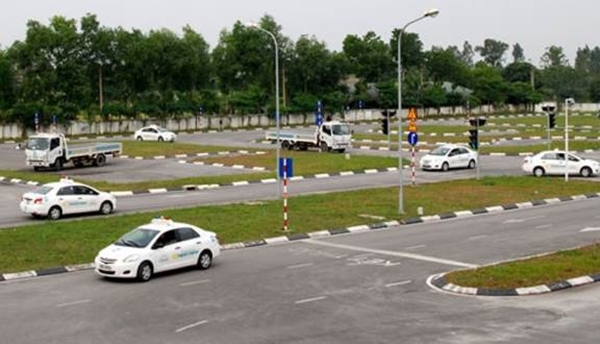 Hà Nội: Điểm mặt 7 trung tâm đào tạo lái xe ‘chui’ - Hình 1