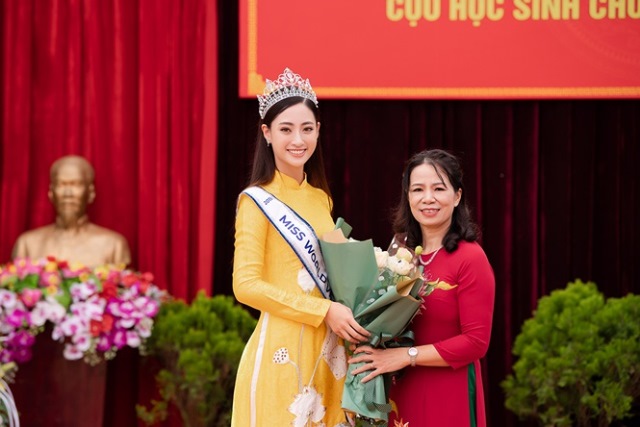 Hoa hậu Lương Thuỳ Linh: Về Cao Bằng thăm trường cũ sau khi đăng quang - Hình 4