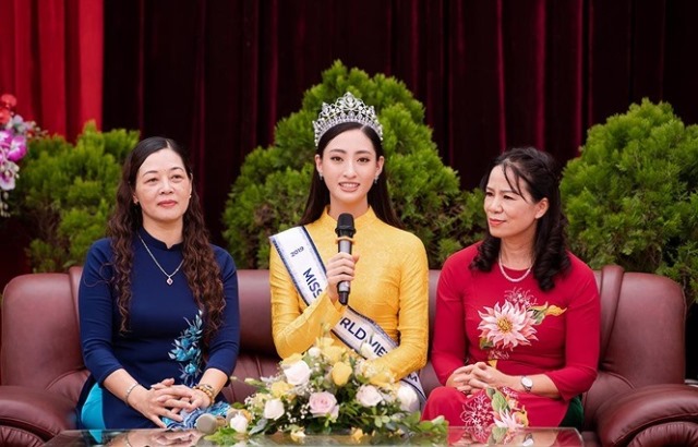 Hoa hậu Lương Thuỳ Linh: Về Cao Bằng thăm trường cũ sau khi đăng quang - Hình 6
